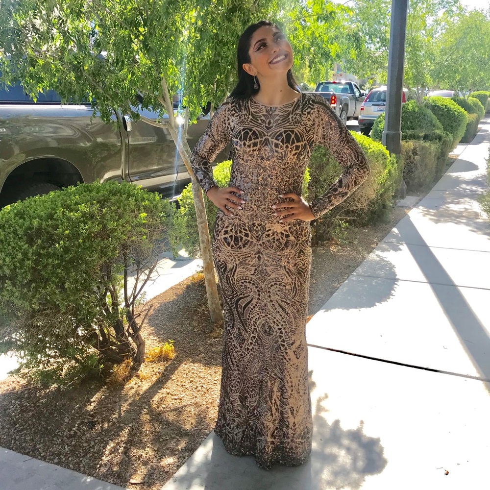 🎇Betsy & Adam Sequin Gown 🎇